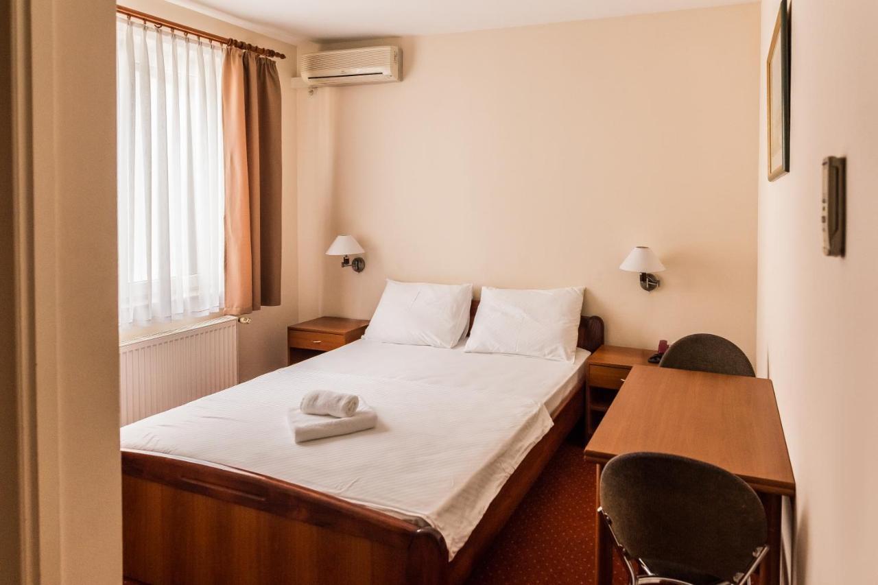 Hotel Carlstadt Karlovac Exterior foto