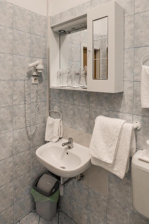 Hotel Carlstadt Karlovac Quarto foto